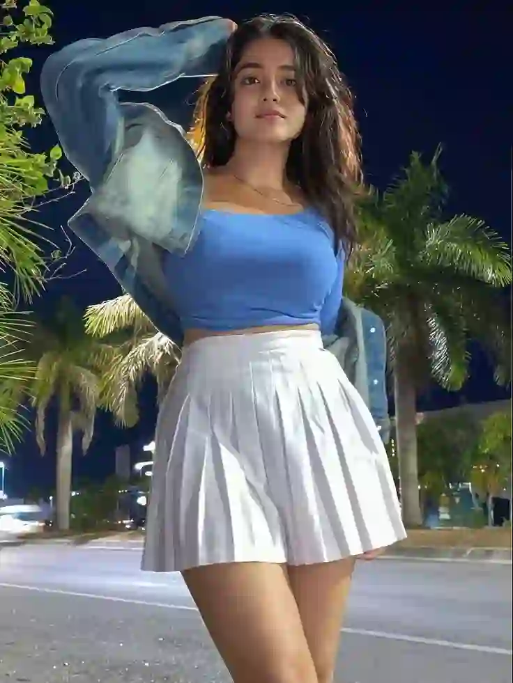 VIP escort in Delhi 